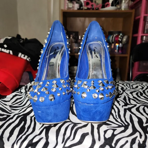 Y2k Mcbling Blue 💙✨️  rhinestone and silver studded platform high heels - Picture 3 of 8
